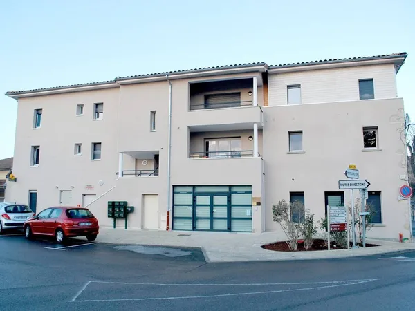 Local 6 pièces 130 m² 