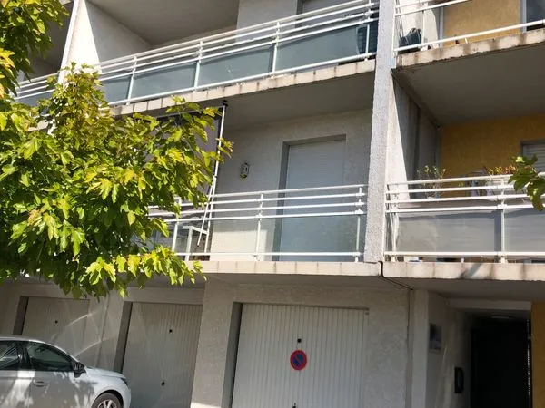Loue à l'année 2 pièces avec garage St Cyprien 