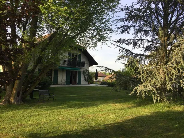 Maison 8 pièces 240 m² 