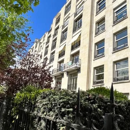 Appartement 7 pièces 226 m² 