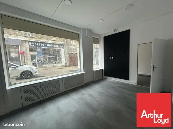 Local commercial 105 m² 