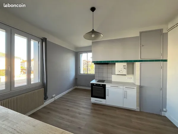 Location ou colocation Duplex F4, 5 pièces, 91 m² habitables, 103 m² utilisables, avec jardin 