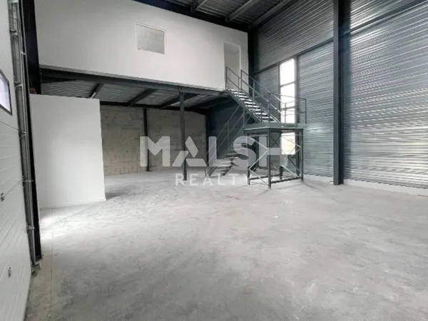 Local d'activité 1032 m² 