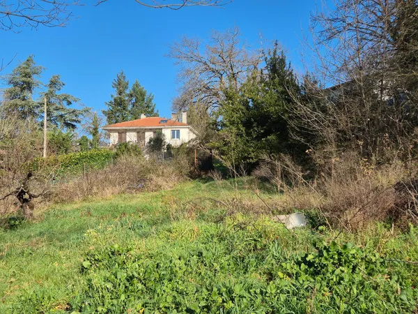 TERRAIN A BATIR AU CALME 