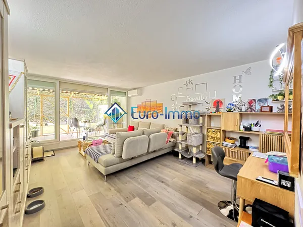 Appartement 4 Pièces 81m2 - 65m2 de terrasse et jardin - Box 