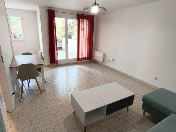 APPARTEMENT T2 46 m2 MEUBLE AVEC GARAGE EUROPOLE 