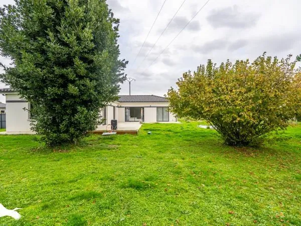 Maison de plain-pied 5 pièces 141 m² 