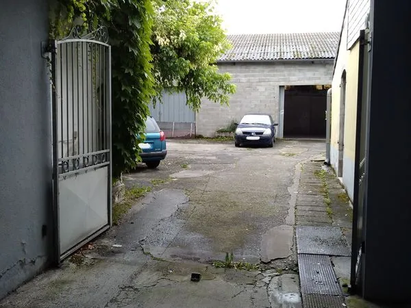 Place parking dans hangar - Lannemezan 