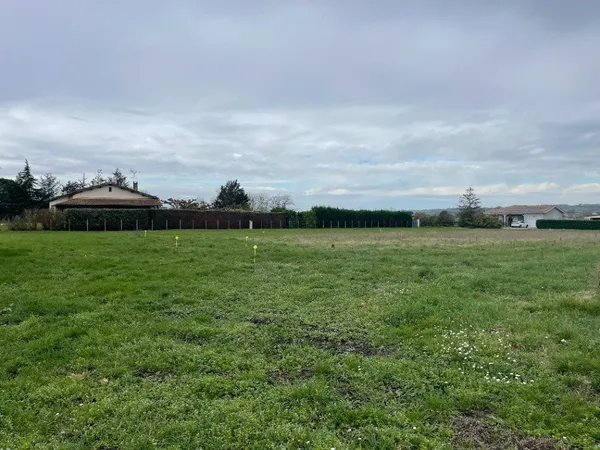 Terrain 790 m² 