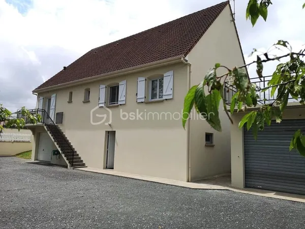 MAISON 8 pièces 186 m² 