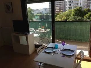 Studio 1 pièce 27 m² 