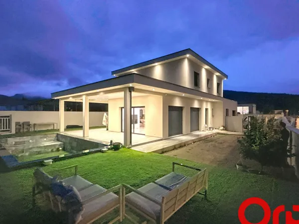 Maison 6 pièces 180 m² 