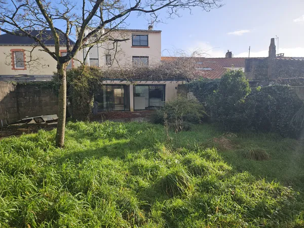 MAISON FAMILIALE 8 PIÈCES AVEC JARDIN MACHECOUL CENTRE 