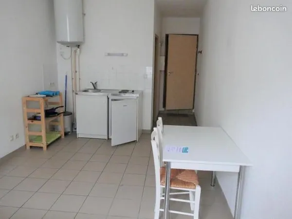 Studio 1 pièce 22 m² 