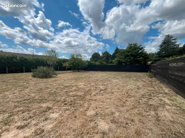 Terrain 690 m² Sainte Foy La Grande 