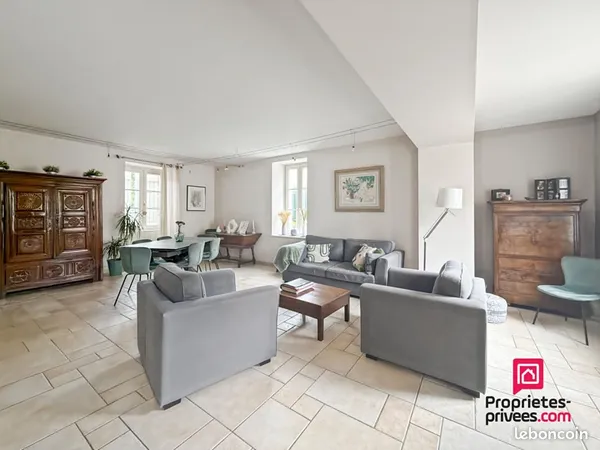 Maison 13 pièces 372 m² 