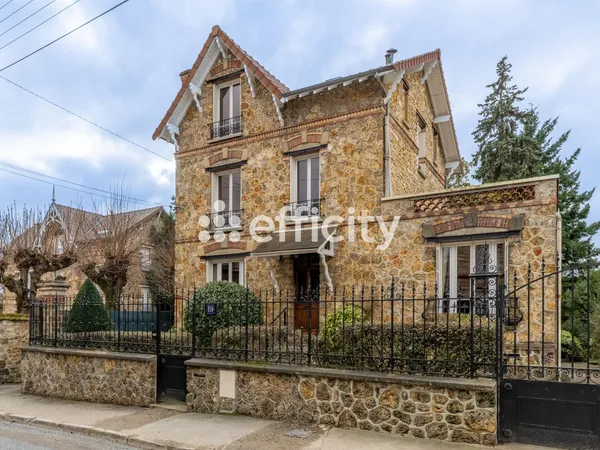 Maison 9 pièces 210 m² 