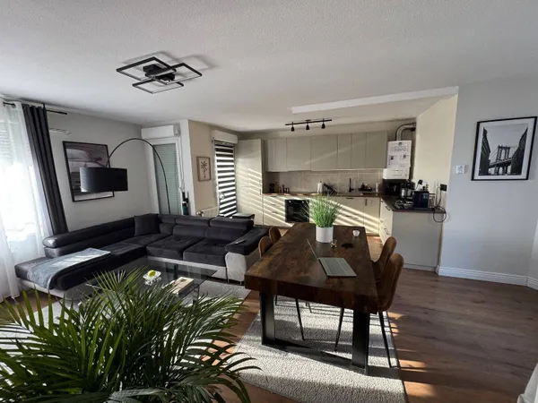 Appartement 7 pièces 65 m² 