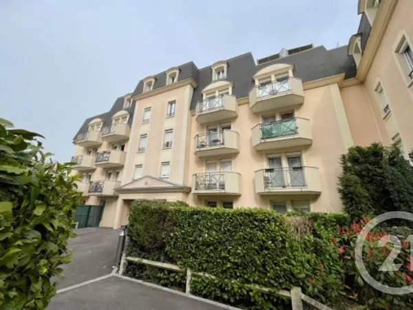 Studio 1 pièce 33 m² 