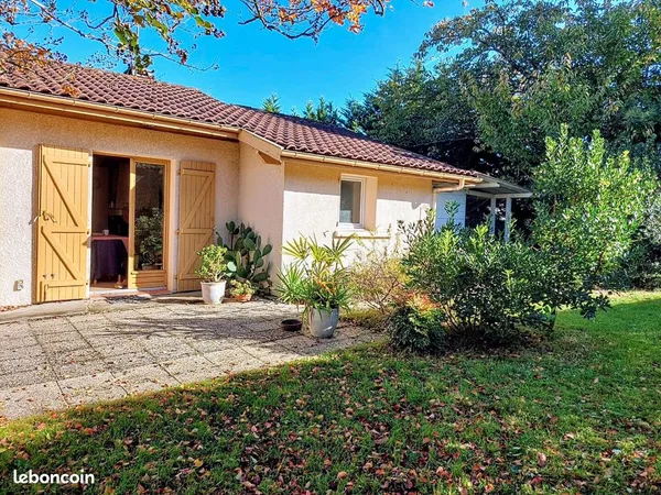 Villa rénovée à quelques kilomètres des plages 