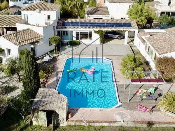 Propriété 8 pièces 300 m² 