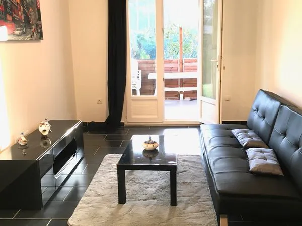 Maisonnette avec terrasse 
