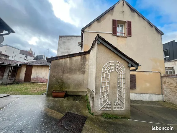 Studio 1 pièce 24 m² 