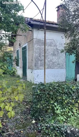 Terrain 704 m² 