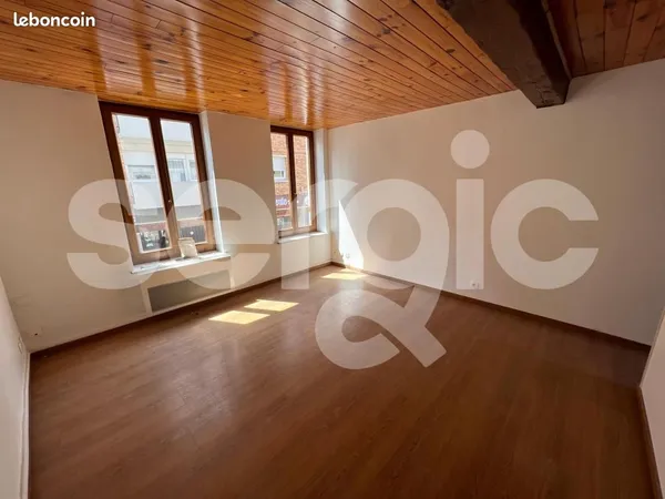Studio 1 pièce 30 m² 