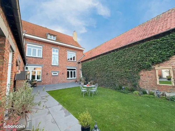 Maison 7 pièces 214 m² 