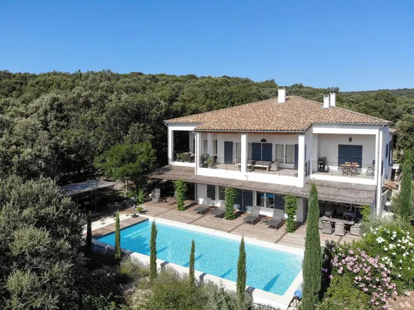 Maison 5 pièces 412 m² 