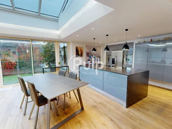 Maison 9 pièces 217 m² 