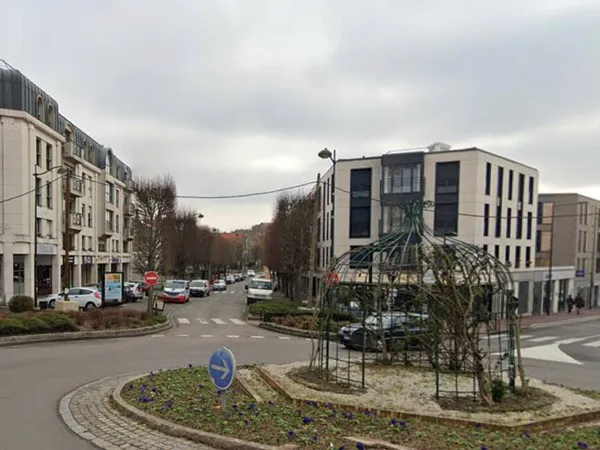 Immobilier professionnel Location Le Chesnay-Rocquencourt   2536€