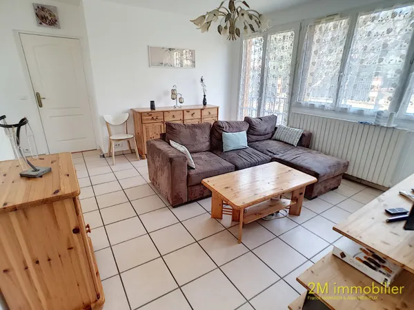 Appartement 3 pièces avec garage et cave à louer à Melun, à 700 m de la gare 