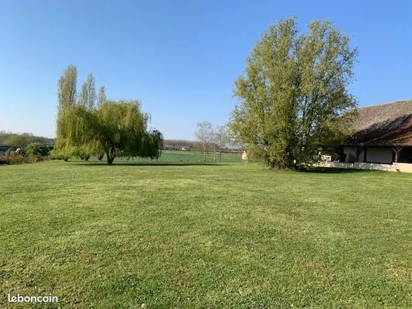 Terrain 3300 m² 