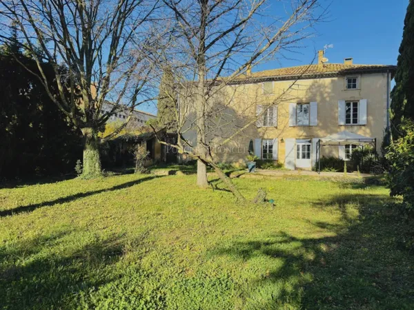 Maison de village avec piscine - proche Avignon et Uzès 