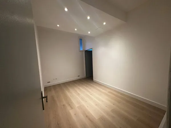 Bureaux 3 pièces 55 m² 
