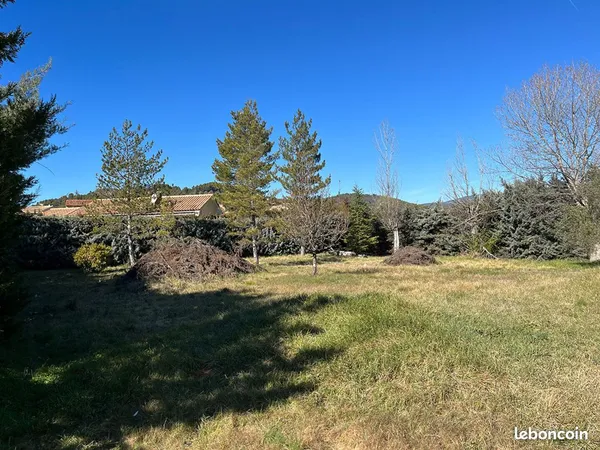 Terrain 1150 m² GARGAS 