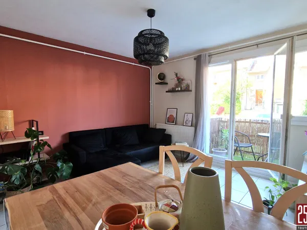 APPARTEMENT 3 PIECES AVEC BALCON / JARVILLE-LA-MALGRANGE 