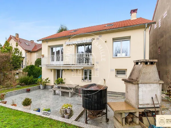 Maison 8 pièces 201 m² 