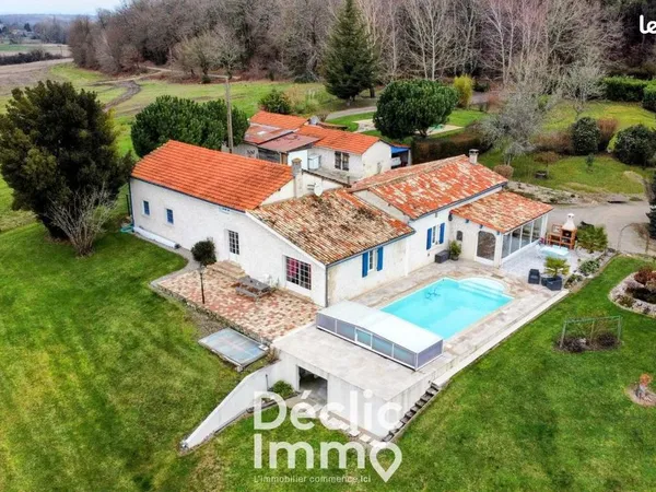Propriété 10 pièces 250 m² 