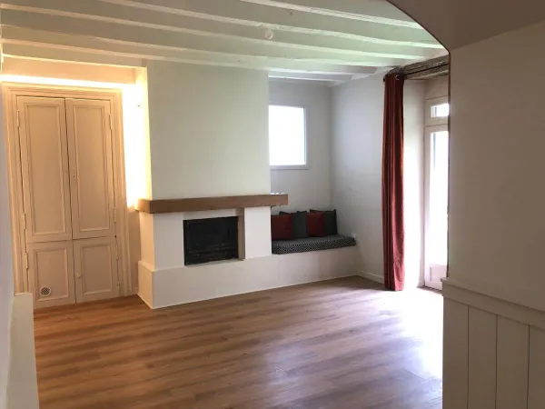 Loue appartement 3 chambres centre ville Laval, à 20 mètres de la rue de la Paix et 7 min à pied 