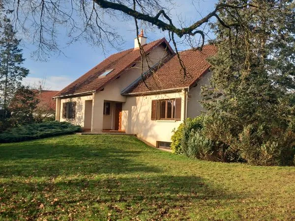 Maison lomont sur crête 