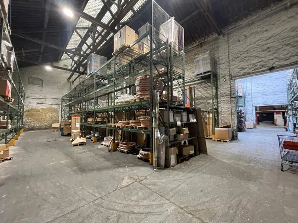 Local d'activité 6314 m² 
