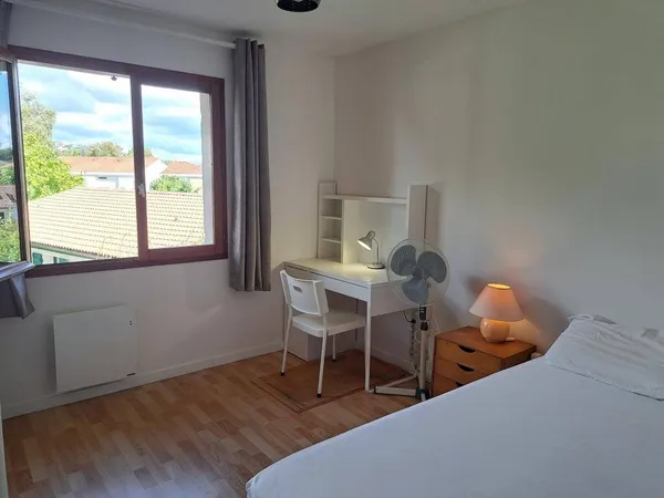 Studio 1 pièce 13 m² 