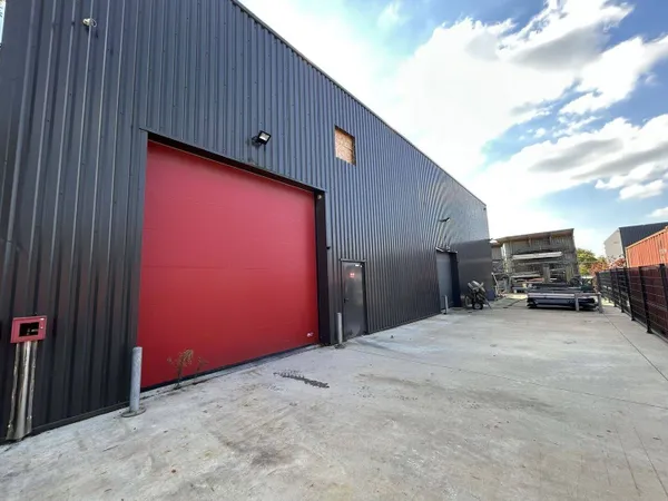 Entrepôt 493 m² 