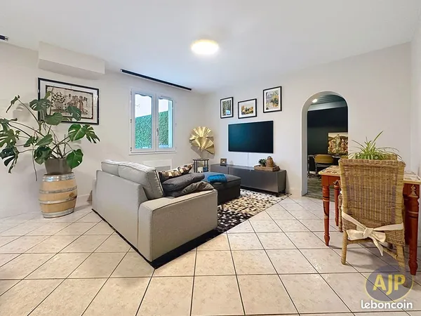 Maison 6 pièces 143 m² 