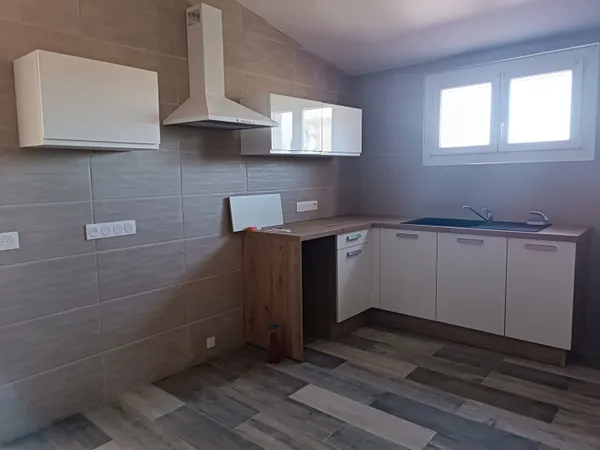 Appartement (62 m²) en location à SAINT GENIS DES FONTAINES 