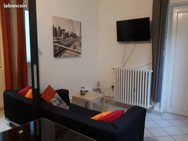 T2 meublé Lille Centre avec cour privative 