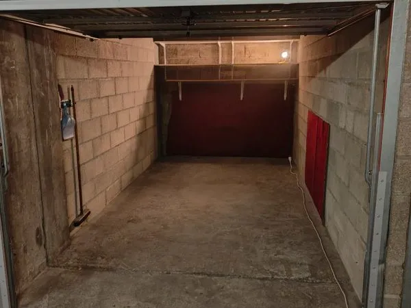 Box/Garage fermé à louer 